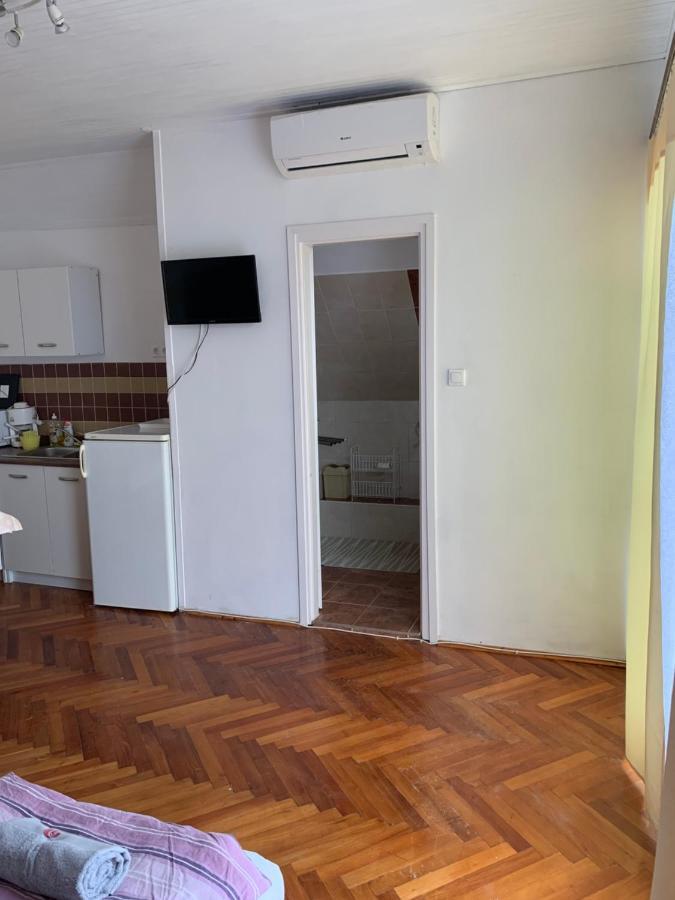 Kriszta Apartmanhaz Apartment Balatonlelle Bagian luar foto