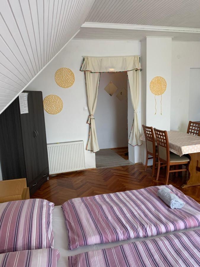 Kriszta Apartmanhaz Apartment Balatonlelle Bagian luar foto