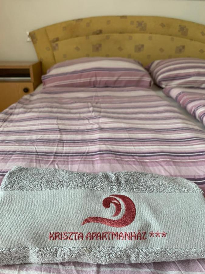 Kriszta Apartmanhaz Apartment Balatonlelle Bagian luar foto