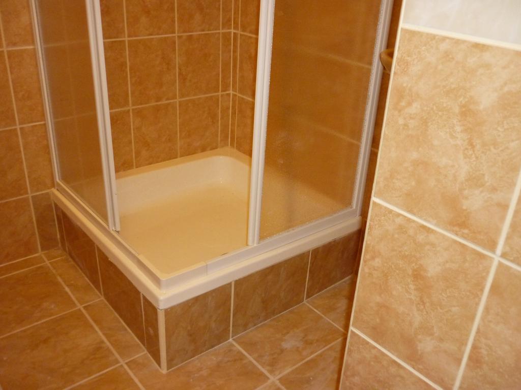 Kriszta Apartmanhaz Apartment Balatonlelle Bagian luar foto